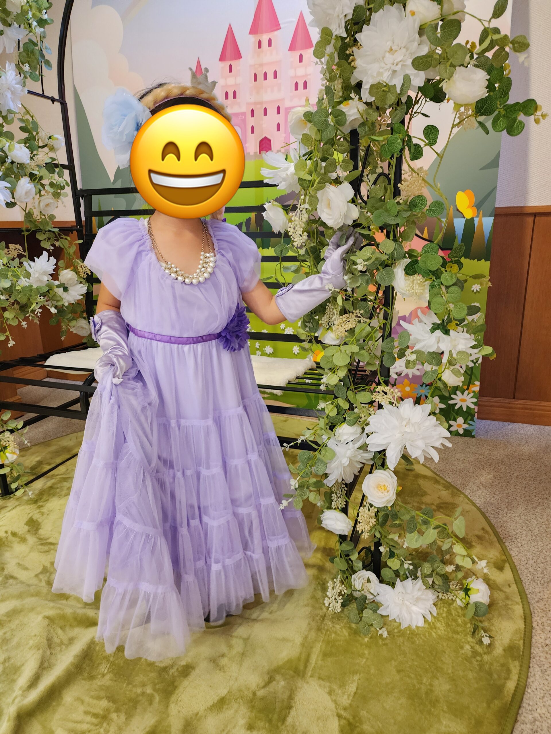 紫のドレスもお気に入り