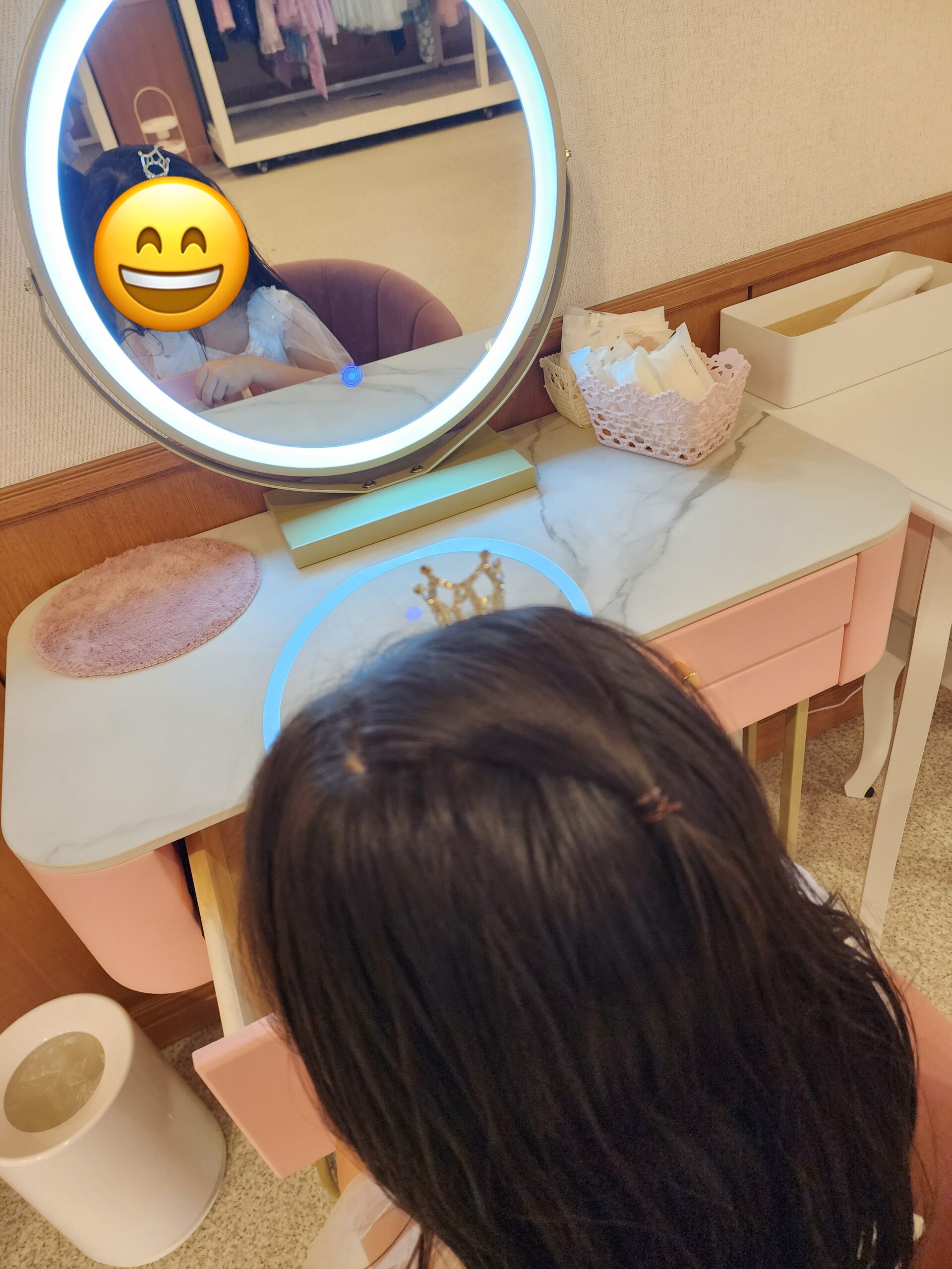 2日目も、鏡の前で支度からワクワク