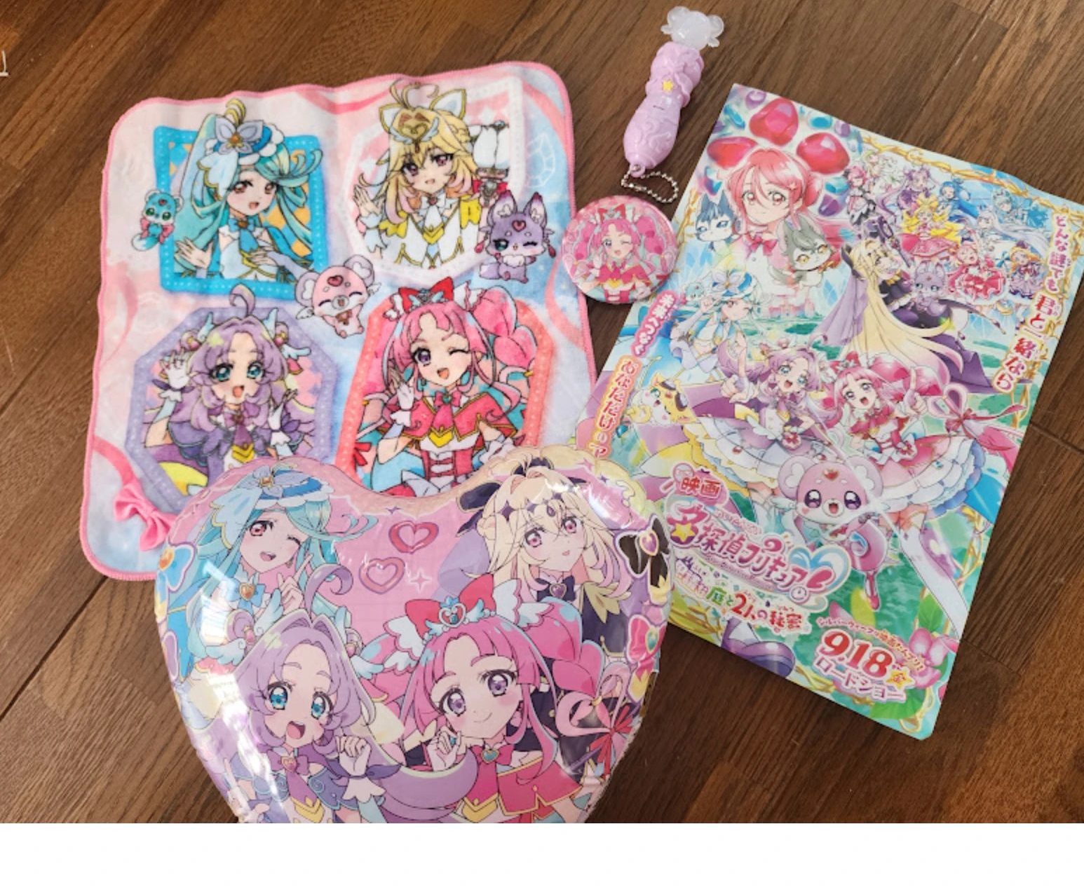 映画名探偵プリキュアの戦利品(チラシ・タオルハンカチ・缶バッジ・ミラクルライト)